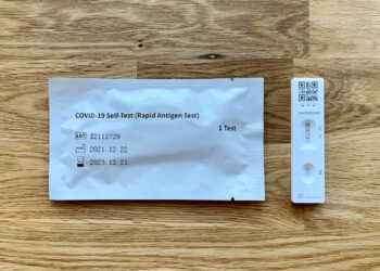 Via libera ai primi otto kit di autotest Covid-19; saranno in vendita nelle farmacie