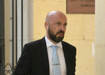 Scandalo visti medici Malta-Libia: al via le indagini sull’ex funzionario governativo Neville Gafà