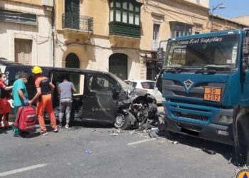 Gozo, schianto tra autocisterna e furgone, quattro feriti