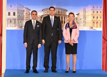 Il ministro degli Esteri invita l’Europa a difendere i diritti umani