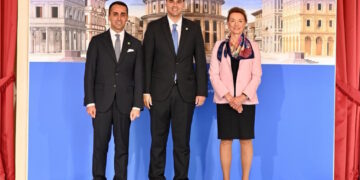 Il ministro degli Esteri invita l’Europa a difendere i diritti umani