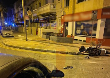 Mosta: moto si schianta contro un’auto, grave il passeggero