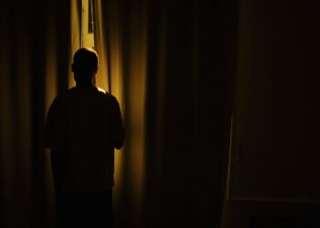 Filmava le donne che si spogliavano nei camerini. Nei guai guardone trentunenne