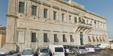 Migranti, accusato di traffico nel 2009 oggi è vicino ad una promozione da alto funzionario