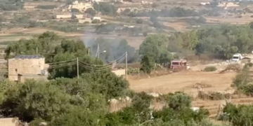 Un incendio ha colpito un’azienda agricola di Lunzjata. Cane perde la vita tra le fiamme