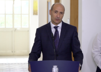 Aborto a Malta, il ministro Chris Fearne chiede revisione delle leggi