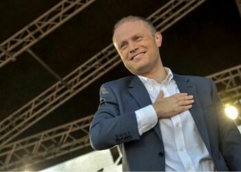 I legali di Joseph Muscat all’attacco contro gli eurodeputati: «Non esiste alcuna prova documentata di corruzione»