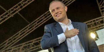 I legali di Joseph Muscat all’attacco contro gli eurodeputati: «Non esiste alcuna prova documentata di corruzione»