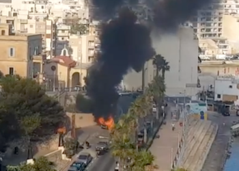 St. Paul’s Bay: auto divorata dalle fiamme