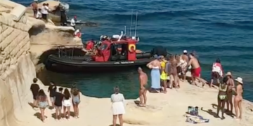 Si tuffa dalla scogliera ma sbatte sulle rocce; 40enne perde la vita a Sliema