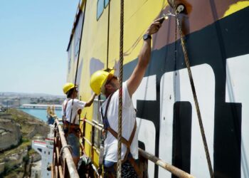 Quando l’arte non conosce altezze: storia dell’iconica “giraffa” protagonista del porto commerciale di Valletta