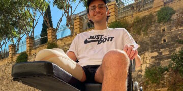 Perde una gamba in un incidente, l’appello di Vincenzo: «aiutatemi a pagare le protesi»