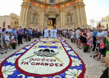 Grande successo per l’Infiorata di Gharb. L’evento nato dal gemellaggio con il Comune laziale di Gerano