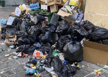 Cumuli di rifiuti nel centro di Valletta, l’ira del primo cittadino sui social