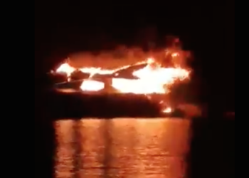 Barca in fiamme a Comino, nessun ferito