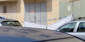 Tragedia a Fgura, uomo perde la vita dopo essere precipitato dal tetto