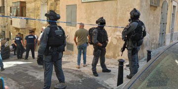 Blitz antidroga a Valletta, in manette nove persone