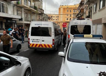 Immigrazione clandestina, in manette irregolari prelevati in diverse località dell’arcipelago