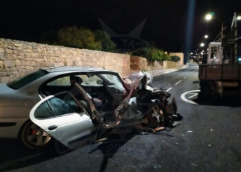 Scontro tra due auto a Zebbug, 22enne in gravi condizioni