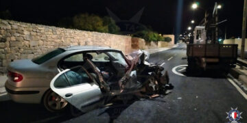 Scontro tra due auto a Zebbug, 22enne in gravi condizioni