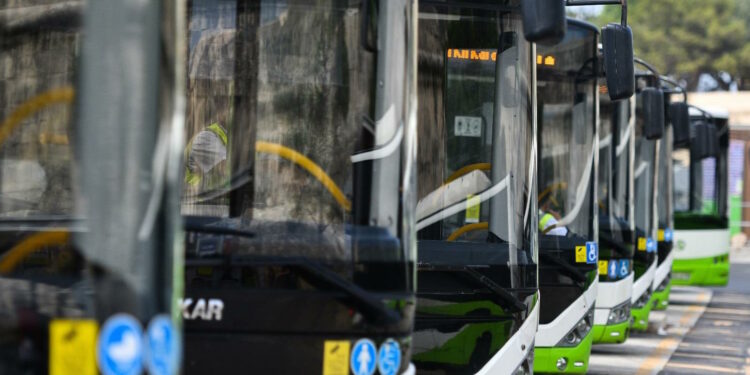 Trasporto pubblico gratuito, si parte con lo stop alle ricariche per studenti e titolari di carte Tallinja