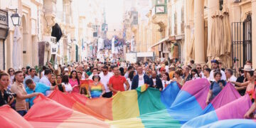 Cambio di genere, Abela promette chirurgia gratuita ai transgender