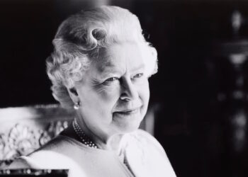 La Regina Elisabetta II muore all’età di 96 anni; il mondo piange una delle sovrane più influenti della storia