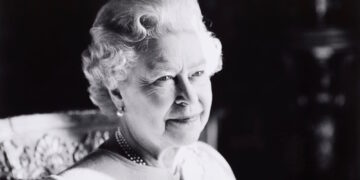 La Regina Elisabetta II muore all’età di 96 anni; il mondo piange una delle sovrane più influenti della storia