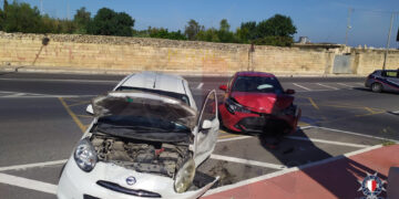 Scontro tra auto a Gudja, anziano in gravi condizioni