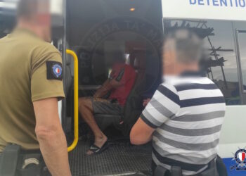 Controlli nei cantieri, tredici immigrati irregolari beccati a lavorare “in nero”