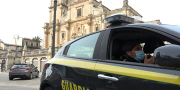 Modica, uomo percepisce l'indennità di disoccupazione mentre lavora da amministratore in una società maltese