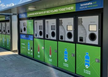 Dieci centesimi in cambio di bottiglie o lattine: al via i “distributori” per incentivare il riciclo dei rifiuti