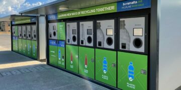 Dieci centesimi in cambio di bottiglie o lattine: al via i “distributori” per incentivare il riciclo dei rifiuti