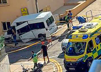 Msida, scuolabus si schianta contro un muro: due studentesse finiscono in ospedale