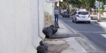 Zabbar invasa da spazzatura e vespe, tra strade poco sicure per i pedoni e gruppi di ragazzi “fastidiosi”