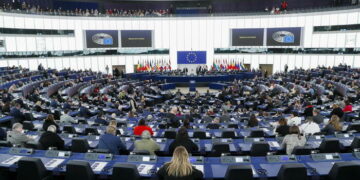 Scandalo Qatargate scuote Parlamento Europeo. Metsola: «Infuriata e dispiaciuta. Non ci sarà impunità»