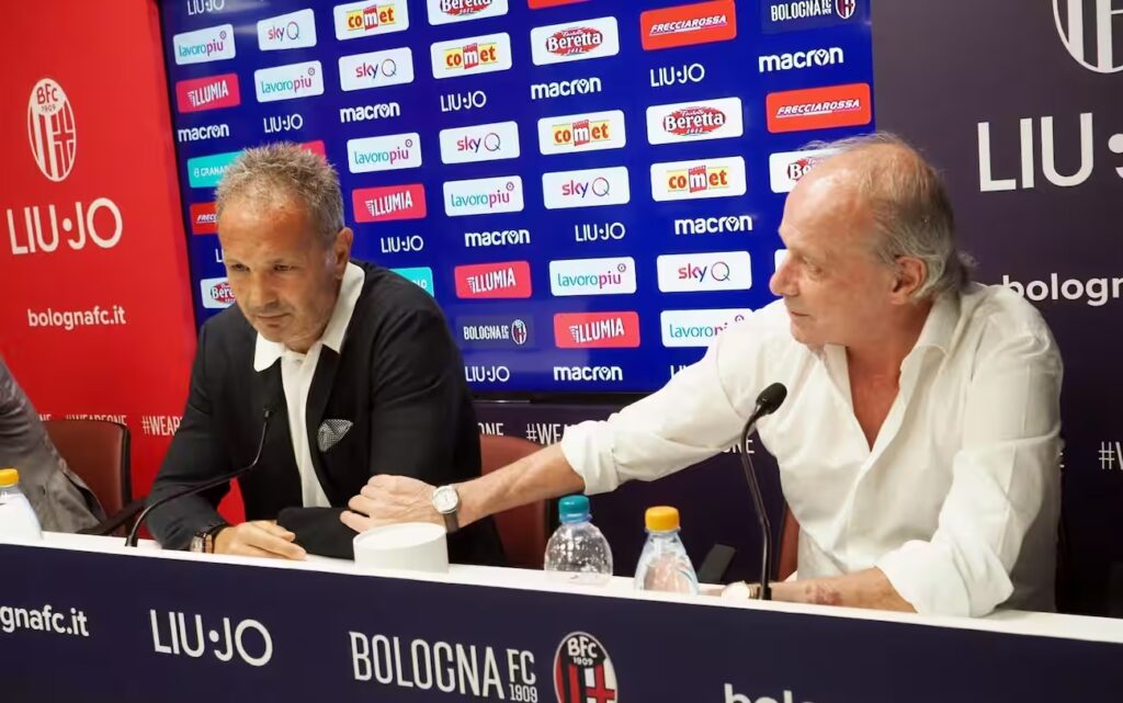 La conferenza stampa di Sinisa Mihajlović insieme a Walter Sabatini mentre annuncia la malattia - @Ansa 