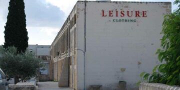 Traffico di esseri umani: sei anni di carcere per i dirigenti di Leisure Clothing