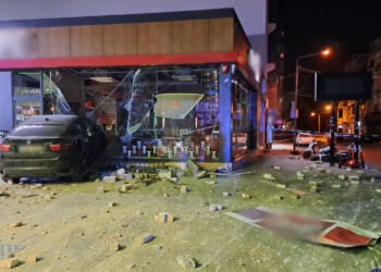 Auto fuori controllo investe pedone e poi sfonda vetrata fast food a Gzira: 30enne perde la vita