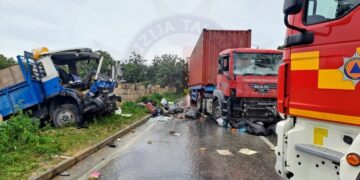 Frontale tra camion a Zurrieq, delicate le operazioni di soccorso della Protezione Civile