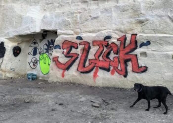 Imbrattano il muro di cinta delle Cottonera Lines fresche di restauro: nei guai due adolescenti