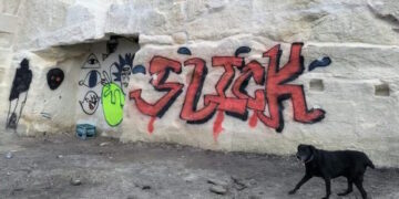 Imbrattano il muro di cinta delle Cottonera Lines fresche di restauro: nei guai due adolescenti