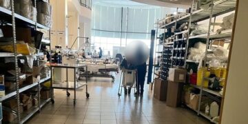 Pazienti nella mensa e docce in corridoio, l’accusa di Grech al governo: «Sanità pubblica in declino»