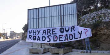 Sicurezza stradale e record di vittime, Ong: «chi pagherà per le morti causate da strade mal progettate?»