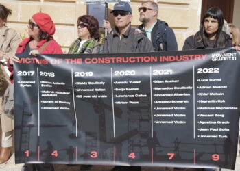 Vittime dei “cantieri della morte”, manifestanti chiedono giustizia: «L’avidità continua a dominare l’industria edilizia»
