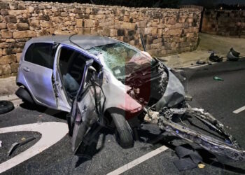 Perde il controllo dell’auto e si schianta contro un muro a Zebbug. Giovane gravemente ferito