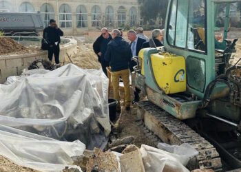 Al St. Vincent De Paul i resti di un aereo della Seconda Guerra Mondiale frenano gli scavi del giardino “terapeutico”