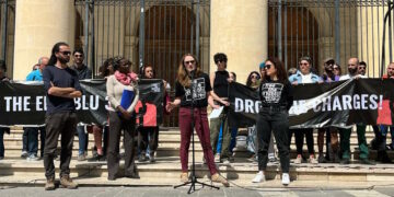 «Ritirate le accuse contro El Hiblu 3», attivisti chiedono giustizia per i tre migranti incriminati per terrorismo