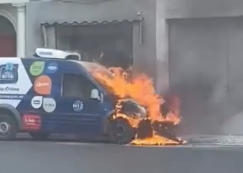 Furgone in fiamme a Birkirkara