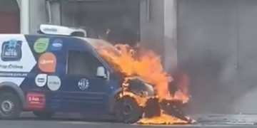 Furgone in fiamme a Birkirkara